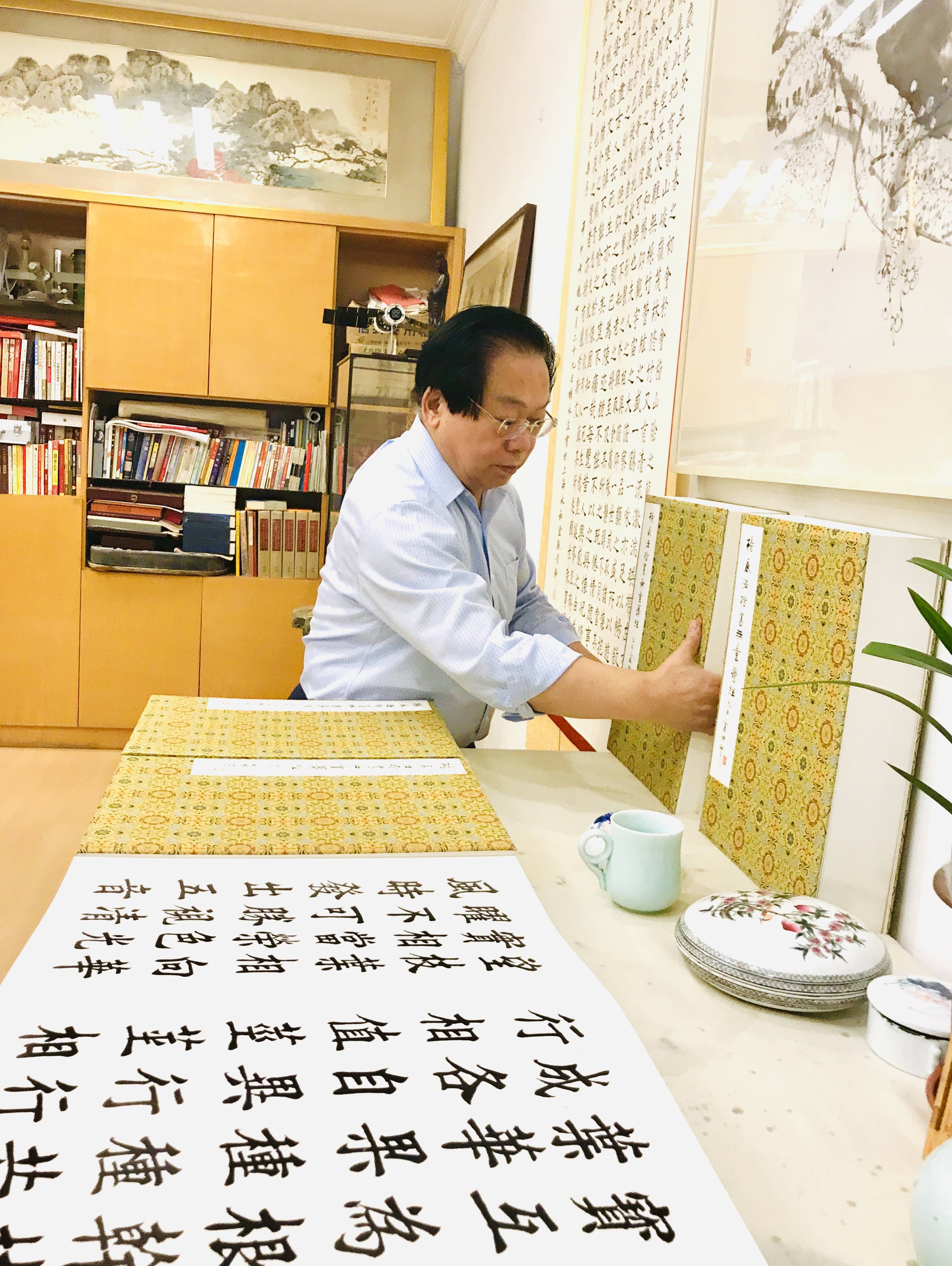 书法家杨永法将向五台山佛教寺院捐赠杨永法楷书无量寿经手稿