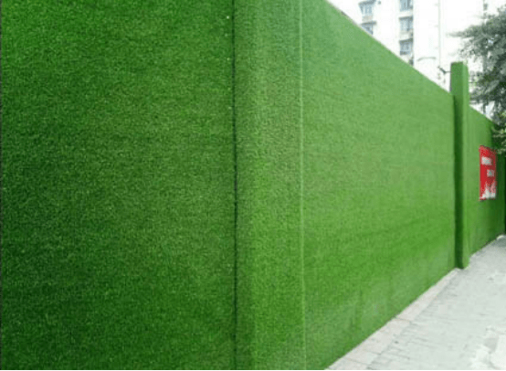 绿色草皮围挡在日常生活中有什么好处