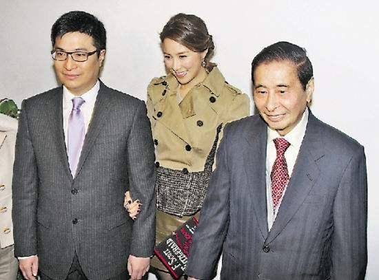 何晶洁:陪罗康瑞白手起家,他却暗恋朱玲玲30年,还好儿女争气