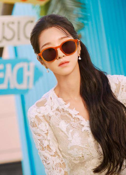 徐睿知女王气场飘出戏外墨镜造型火辣又帅气美得无法无天