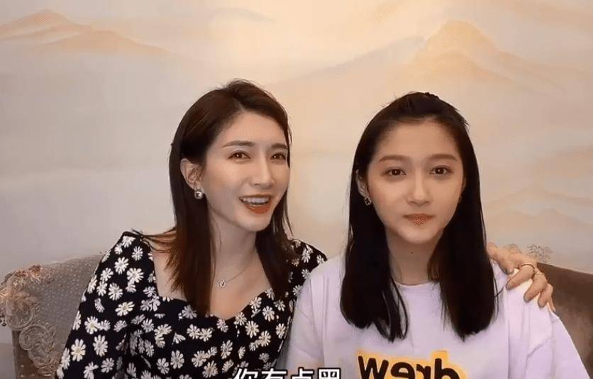 原创冷白皮有多优越关晓彤和江疏影同框两人肤色差一目了然