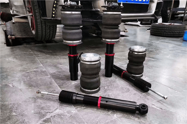 李洋讲述宝马z4的气动避震进化之路越来越美的魅力姿态