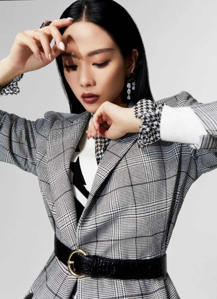 王霏霏杂志大片太酷了,西装造型帅气十足,气场满分