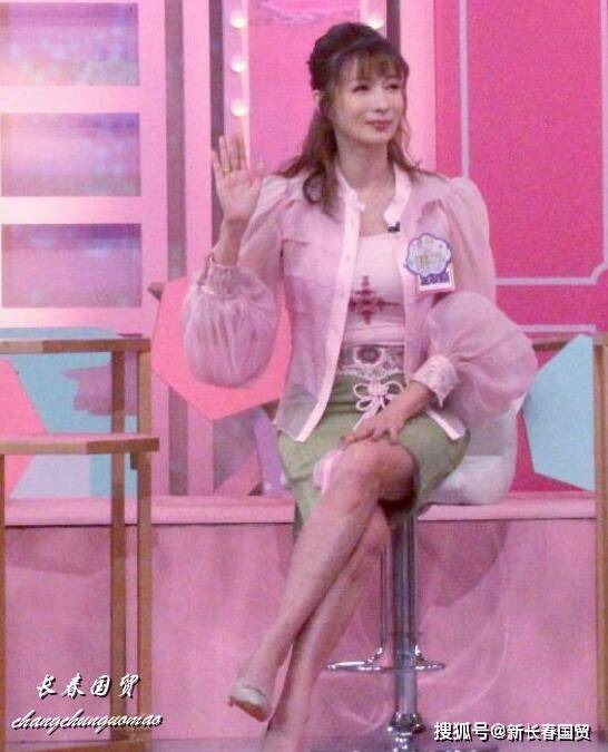 "冬香"近照曝光,离婚后独养女儿,如今50岁变这样了_温翠苹