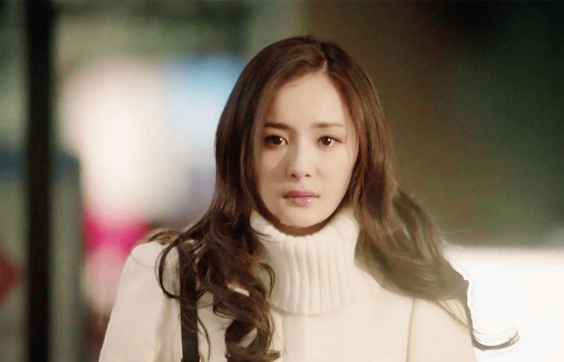 杨幂刘恺威"分居"多年,6岁女儿正面照罕见曝光,撞脸周杰伦