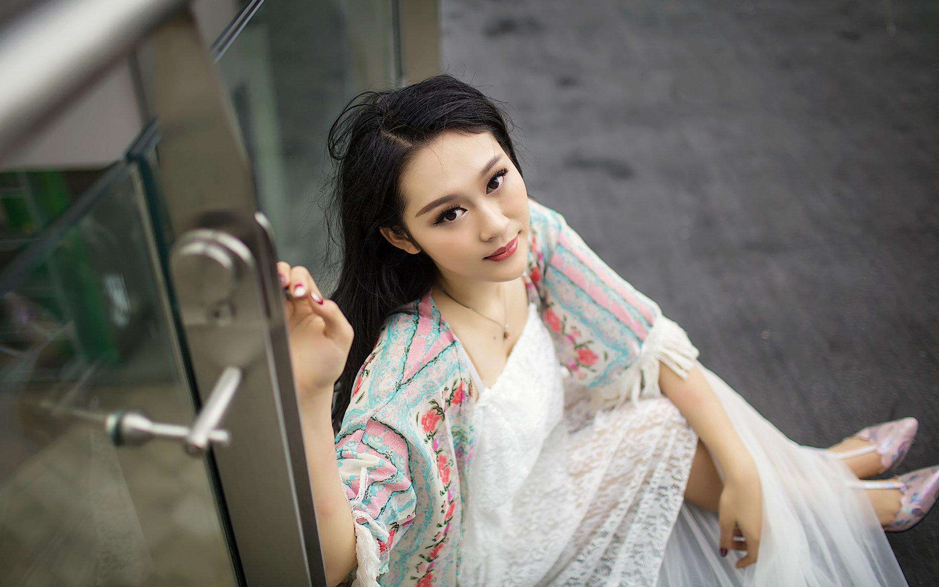 陈惜也理解赵晓的难处,知道他目前的状况很难实现买房的愿望,陈惜同意