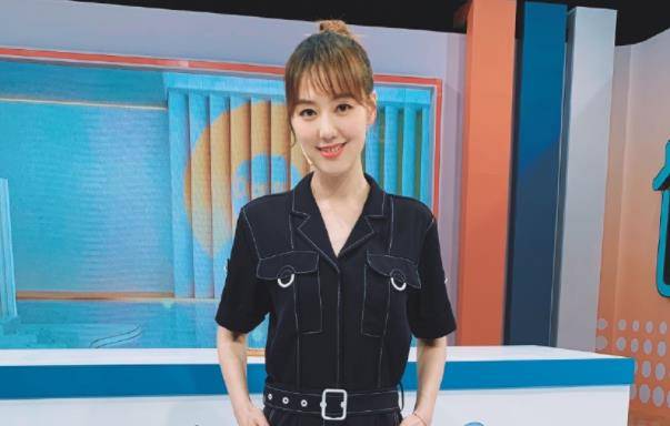 央视主持人王冠拍戏出道,搭档李咏红极一时,如今为何没有消息?
