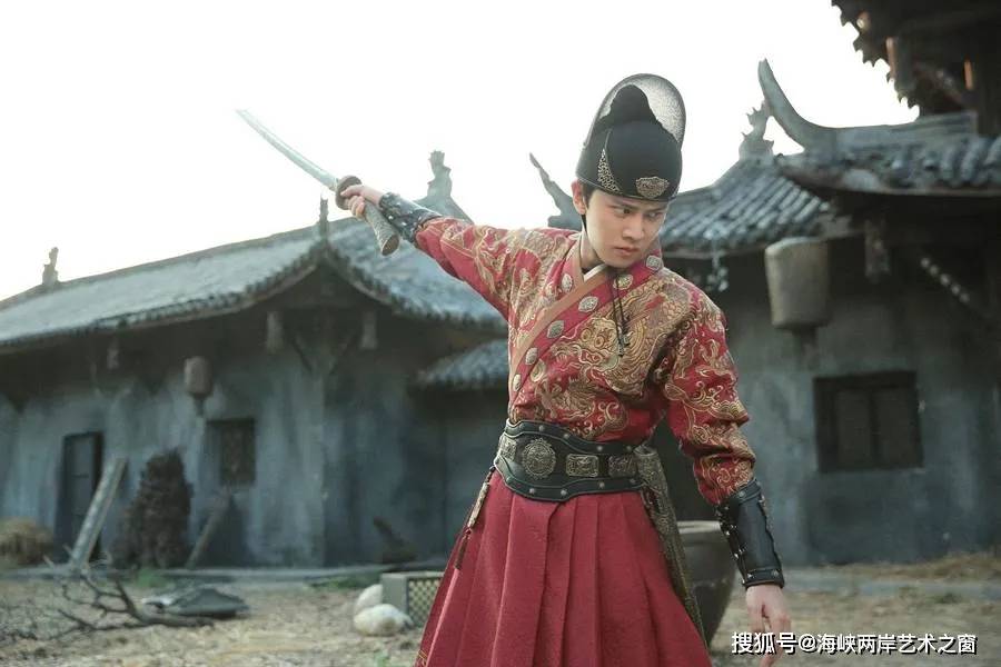 古装男神任嘉伦《大明锦衣卫》霸总情话圈粉 谭松韵被亏吃穷剧组