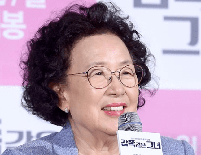 韩国国宝级演员,77岁斩获最佳女演员,出生地一栏赫然写着北京_手机