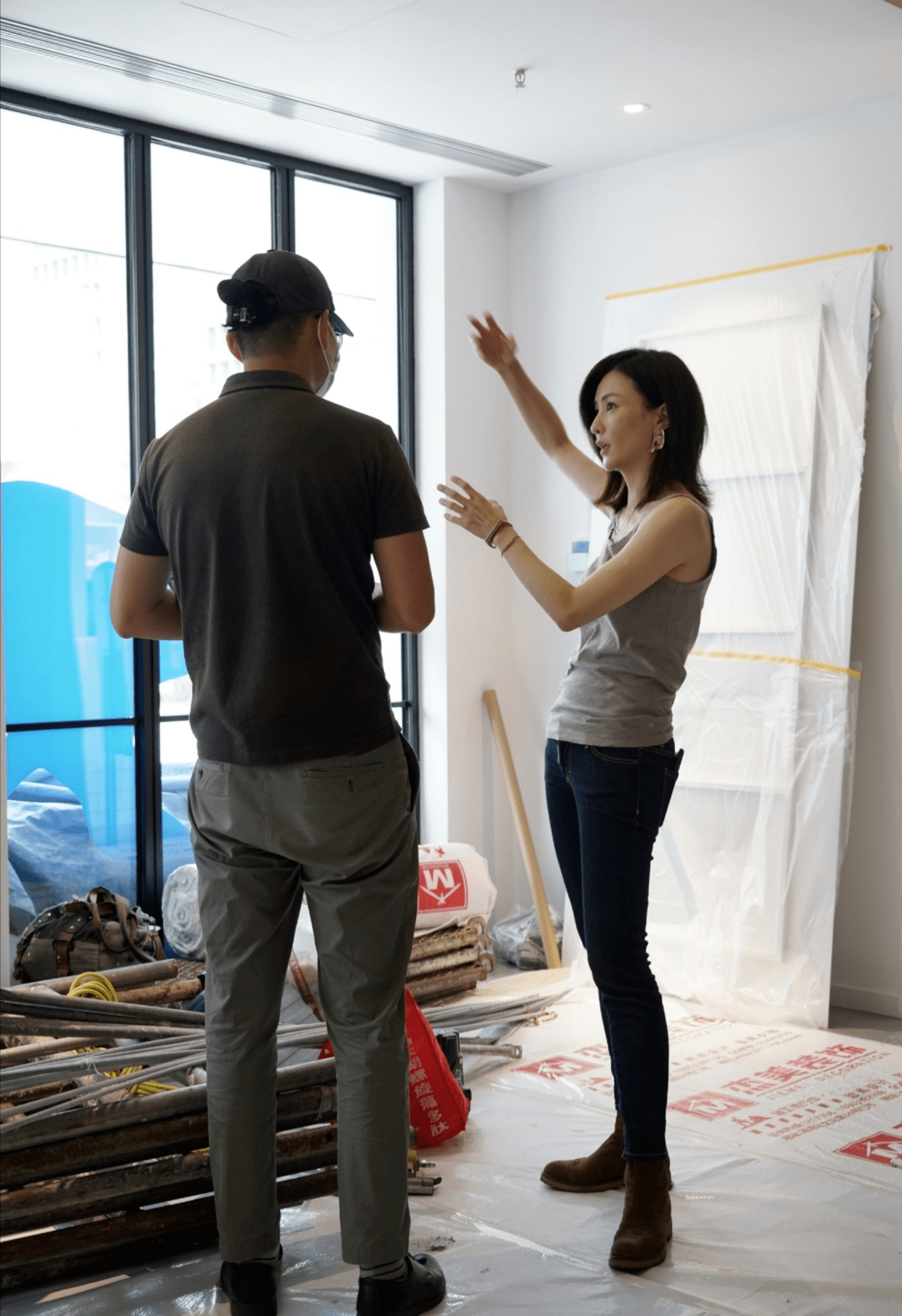 原创42岁刘孜衣品再升级极简背心配牛仔裤秀出自律身材简直惹眼