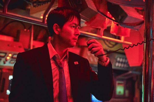 《铁雨2》胆大脑洞大政治意淫,可惜内容无脑坍塌_郑雨盛