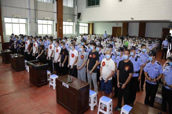 19人涉黑案公开开庭河南沁阳法院扫黑除恶再出重拳