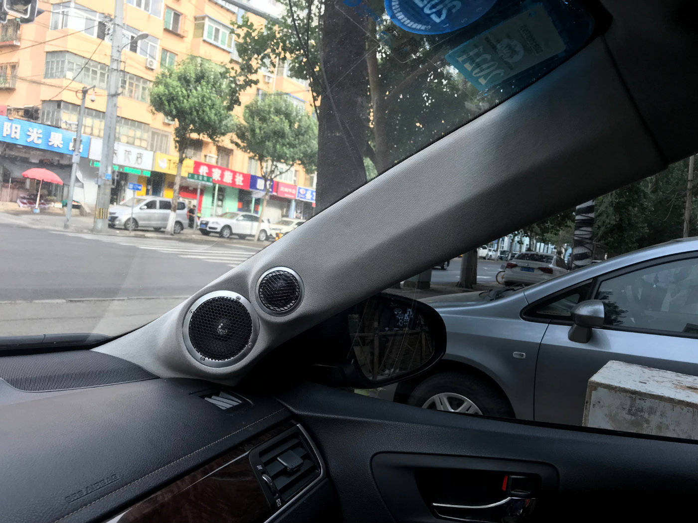 沈阳追日汽车音响改装俱乐部·凯美瑞a柱倒模 听觉与视觉的双重享受