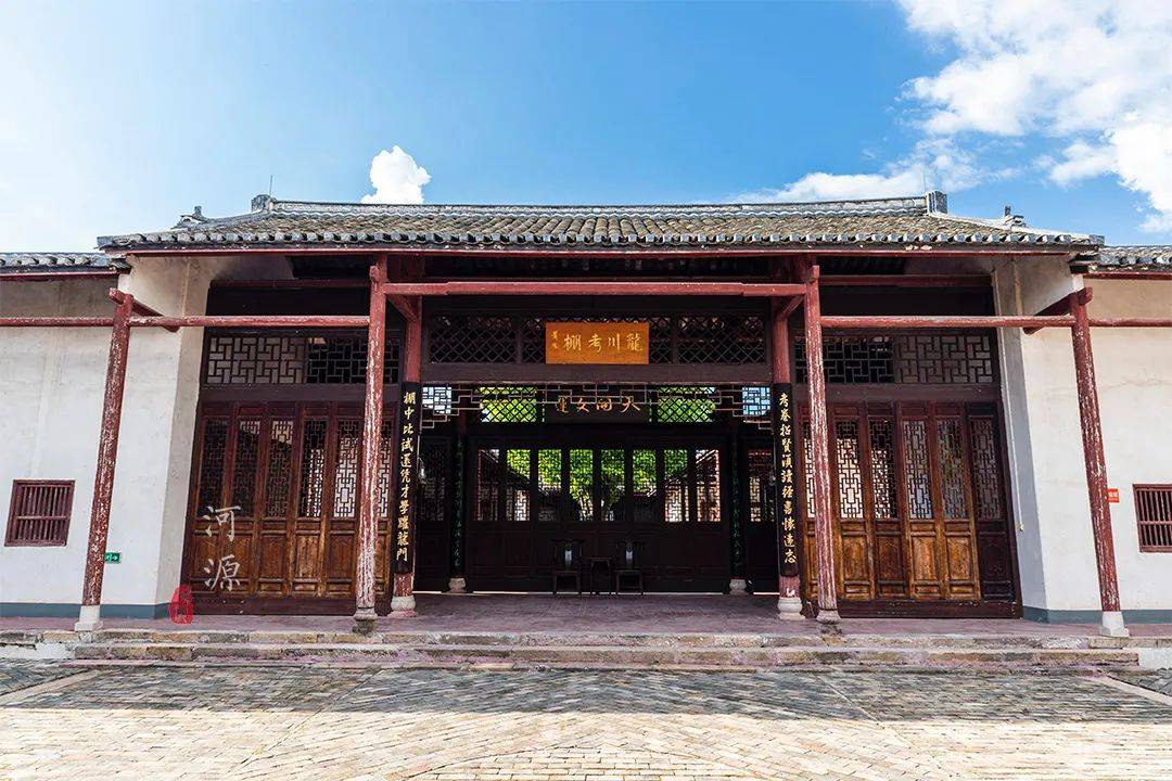 他扣留50万秦军,向秦王求来15000个女人,后来还自立为王