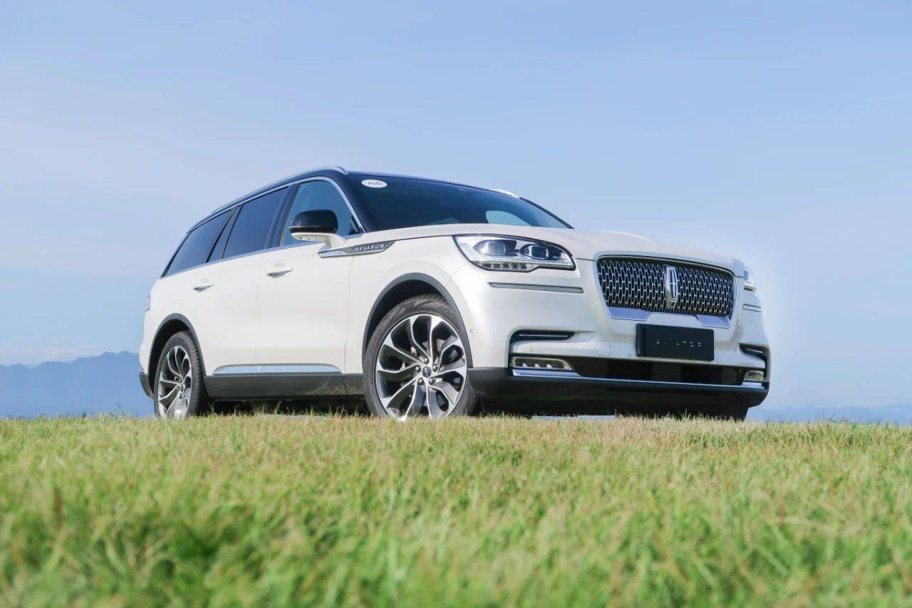 50万买到的车能有多豪横?_搜狐汽车_搜狐网