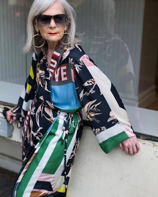 从大学教授到"叛逆"时尚博主,67岁原来可以这么可爱又潇洒_lyn