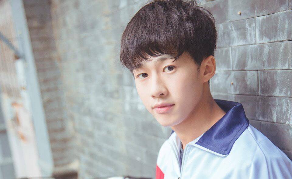 周冬雨再度与大学同学恋爱?好友出面否认"我也在旁边啊"