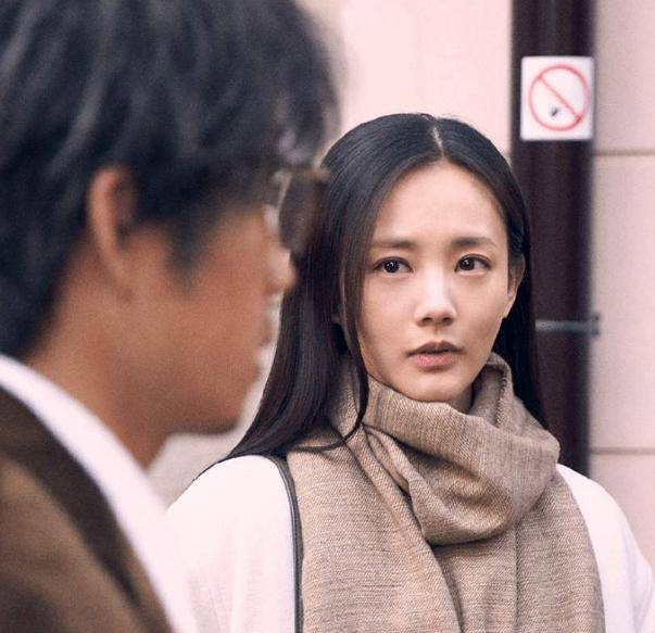 原创李一桐首部电影首日票房26亿现在口碑和票房出现下滑