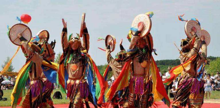 不可思议的非洲的勒布鲁仪式:强迫喂食幼女高脂肪,肥胖的婚姻观