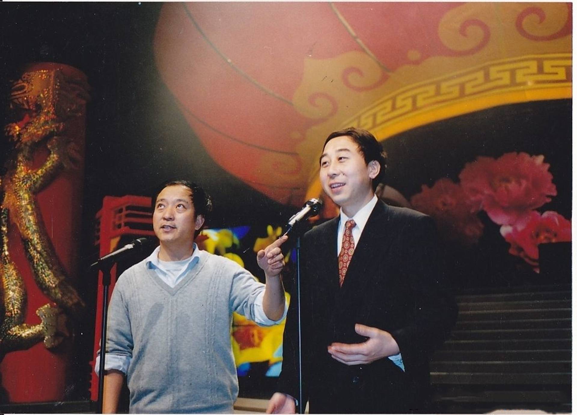 牛群冯巩为何分道扬镳牛群回归舞台冯巩怎么也不带他上春晚