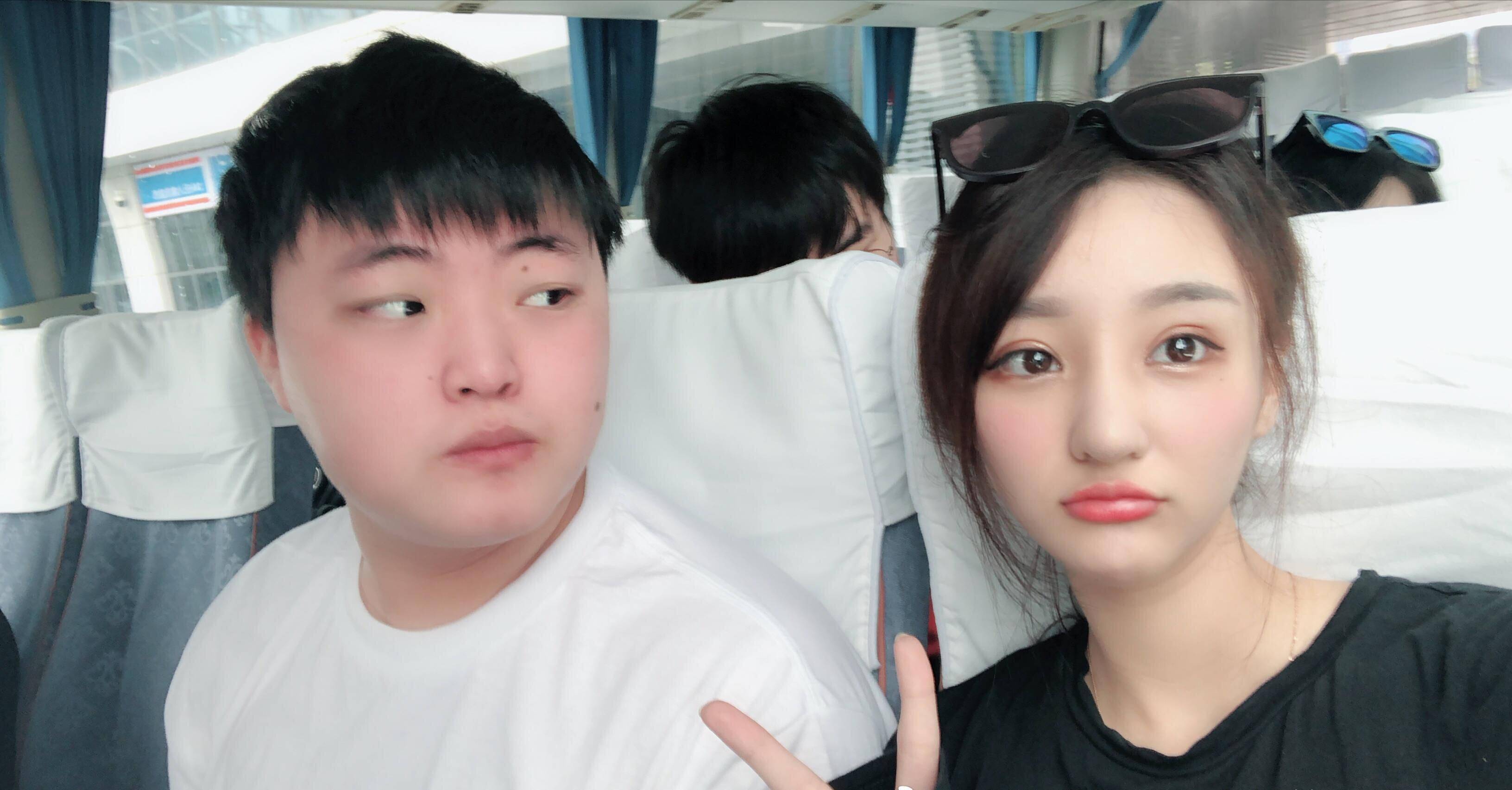 xinyi小狗双排硬币哥吃醋,两人对话句句经典,水友:学到了