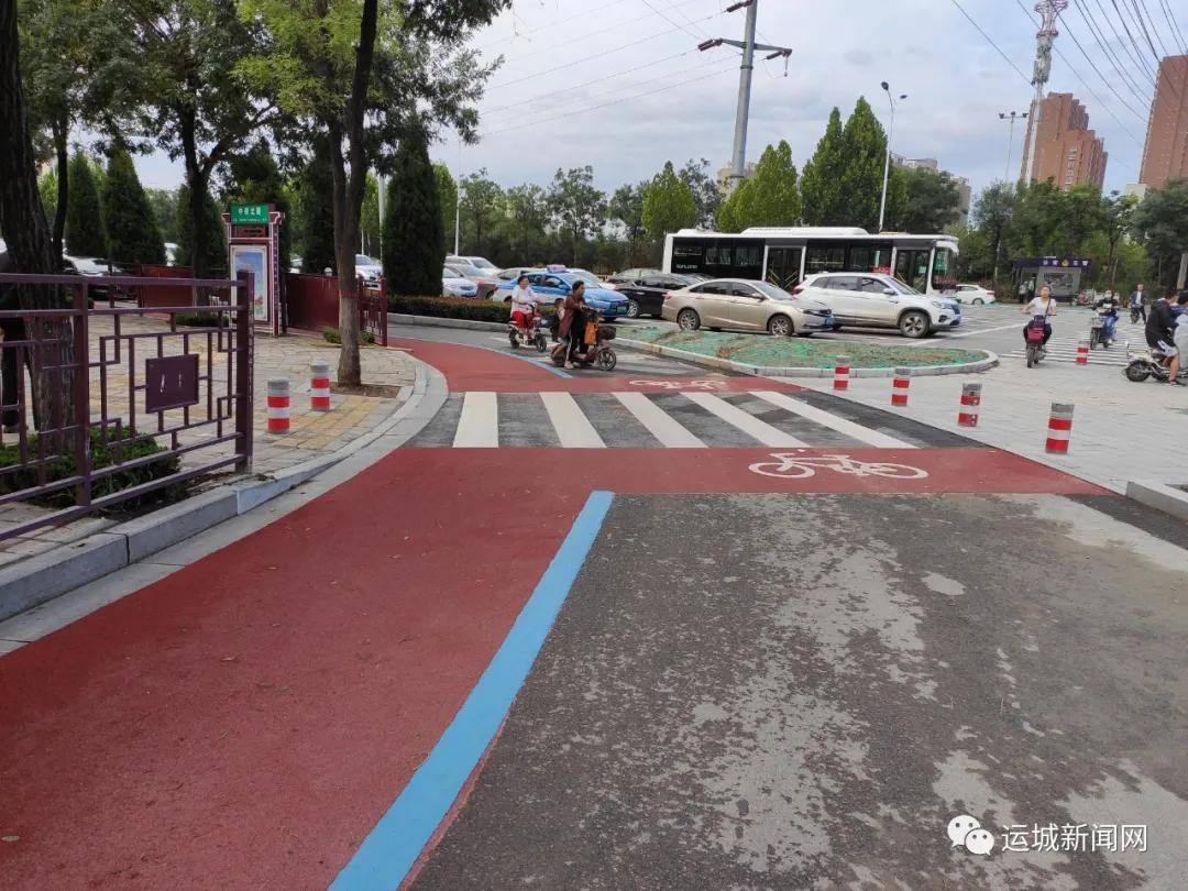 运城市首个新型渠化岛建成投用!安装首个非机动车交通指示灯