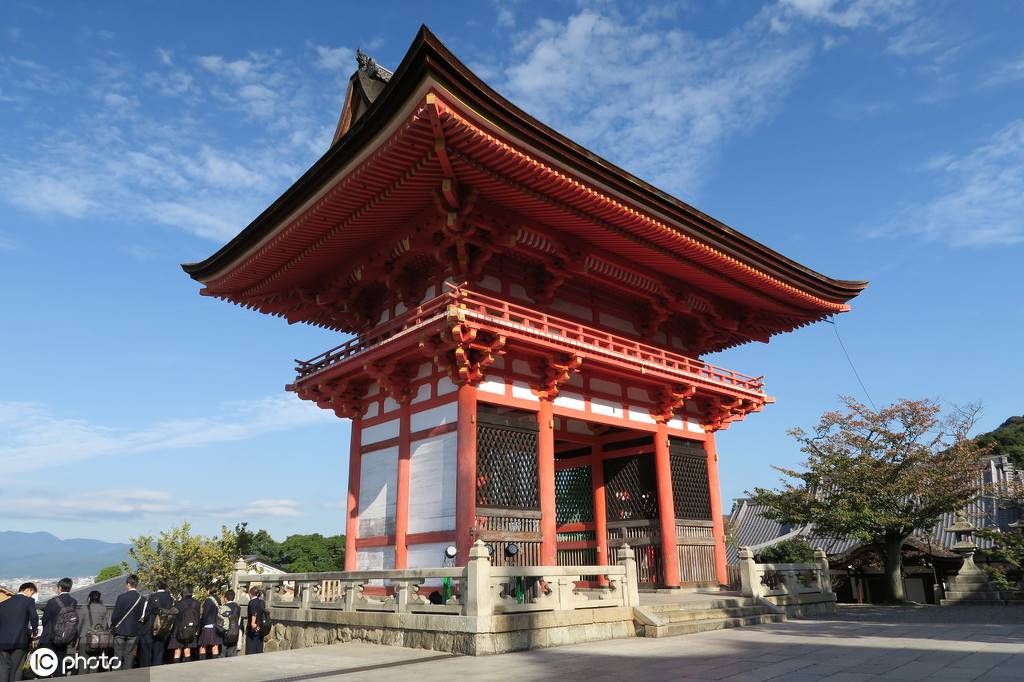 1 12 清水寺是日本佛教法相宗(北派)的本宗,位于京都市内东山区的