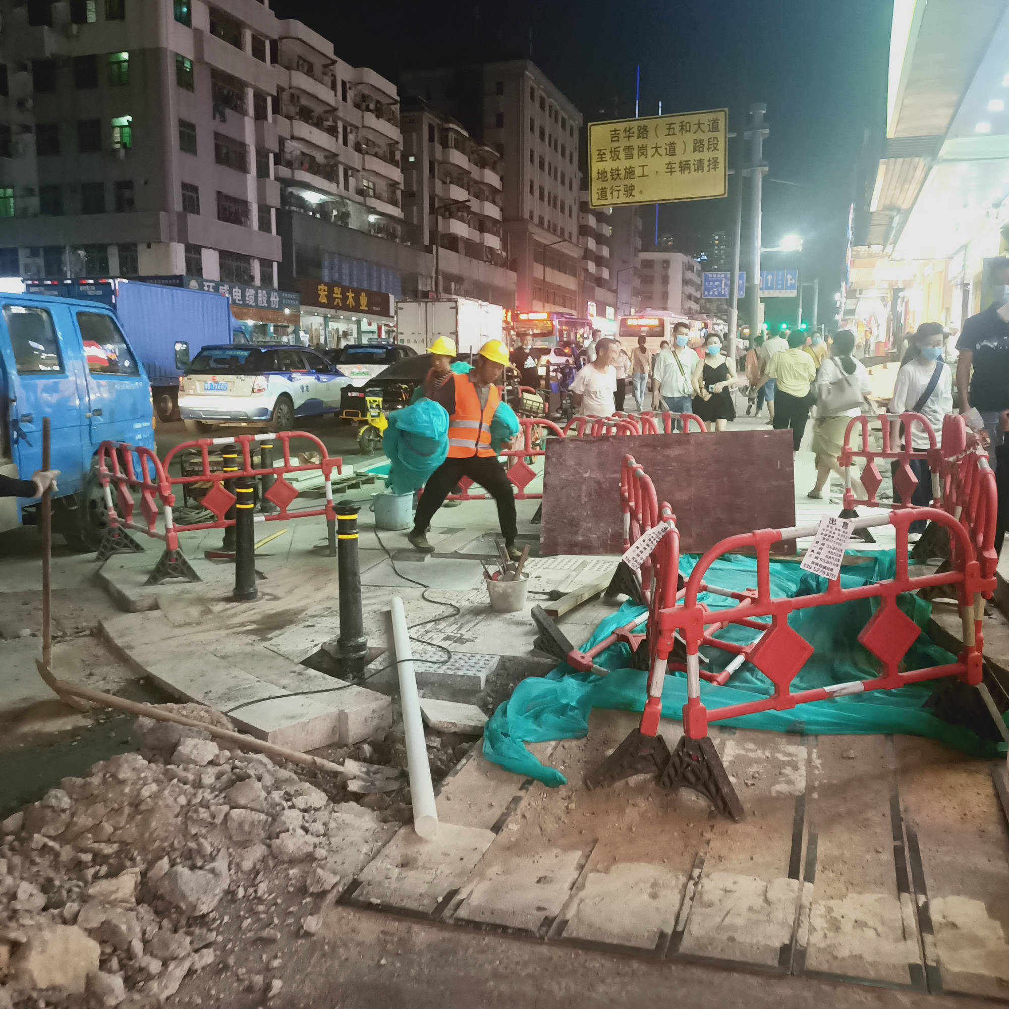 深圳坂田五和大道,永远都修不完的路,地铁都通了还在修路