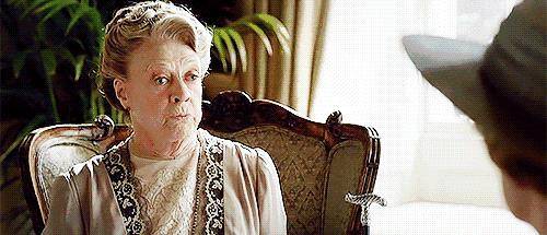 莫过于奶奶violet crawley,由玛吉