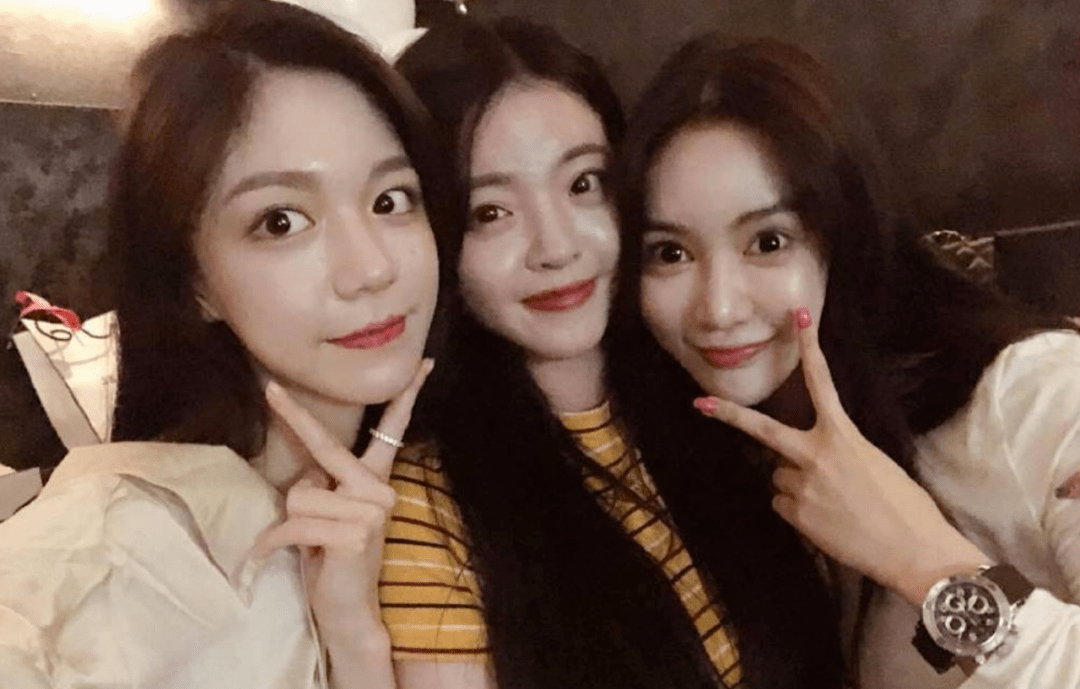 华谊千金男友神似许光汉恋爱甜蜜又高调綦美合被曝探班王一博