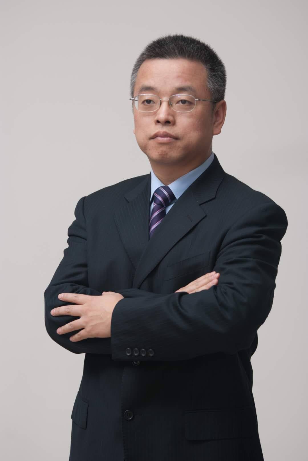 马德富先生马德富先生开创性地运用"天龙八部"法,以"优秀双创项目引导