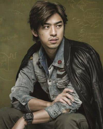 男明星美人痣白敬亭有泪痣我喜欢肖战