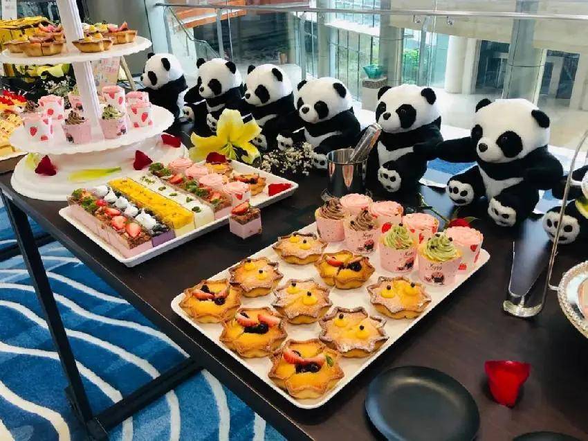 霸屏你家电梯的网红蛋糕如何撬开800万粉丝的钱包