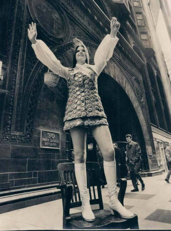 七十年代老照片:欧美时尚的"迷你裙"