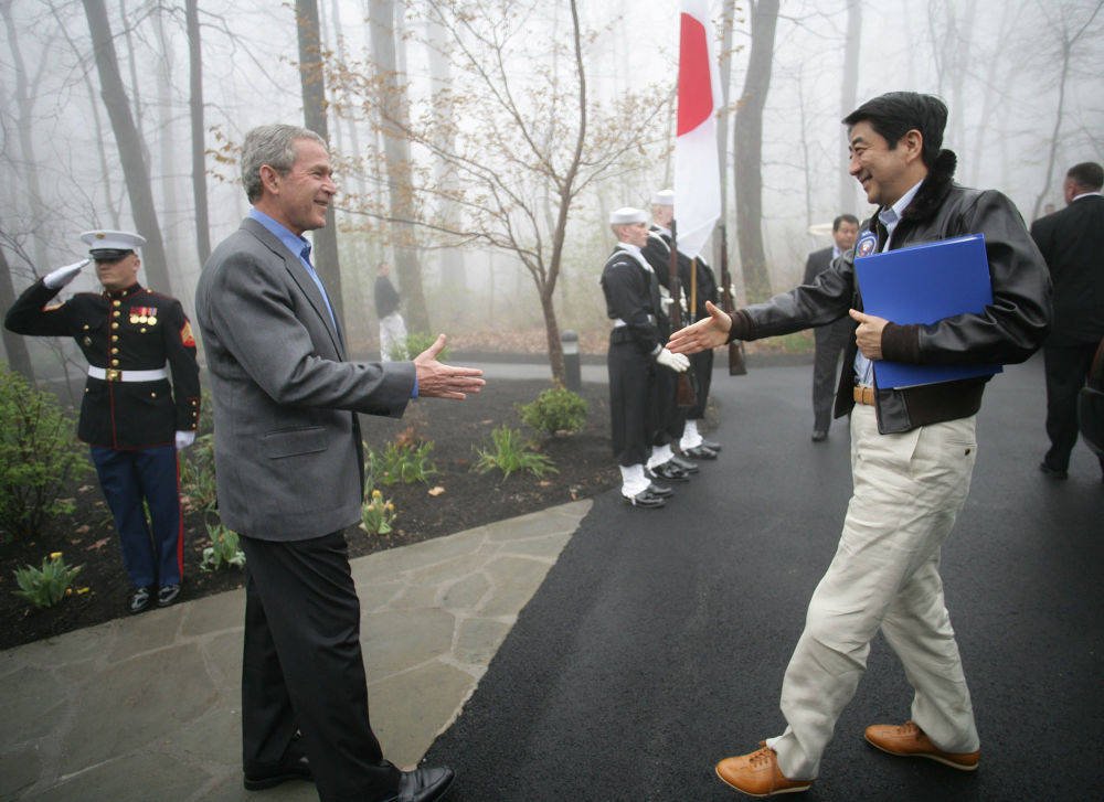 日本的鹰派安倍晋三政治生涯照片