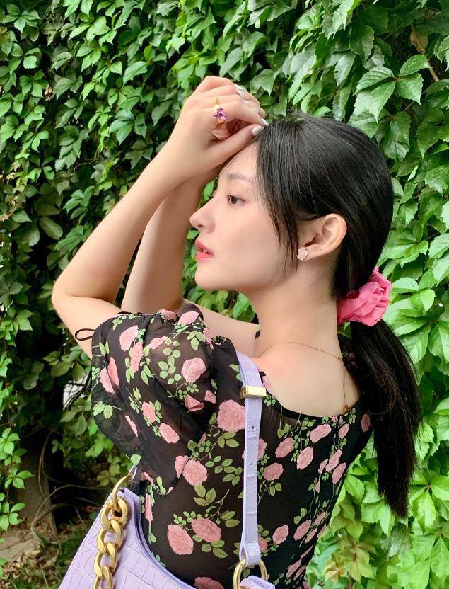 原创鼻梁真不是越高越好看瞧瞧周洁琼的水滴鼻不化妆也敢出镜