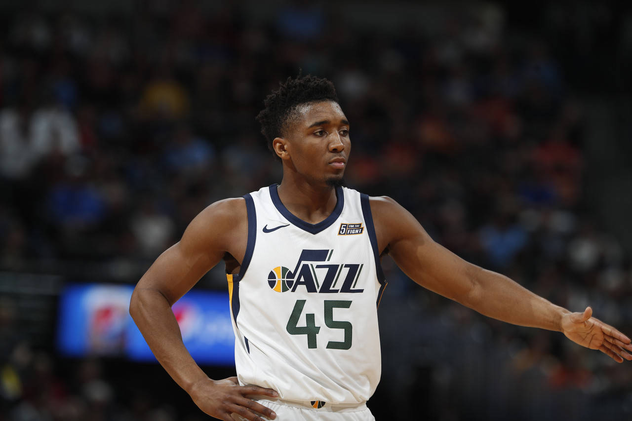 8亿?米切尔致命失误满盘皆输,穆雷虽铁却比他强!