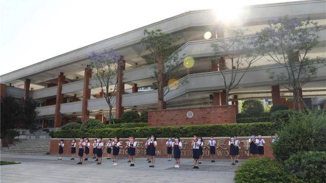 "实小"领办的天府第一小学,3个对口楼盘,购房门槛仅198万