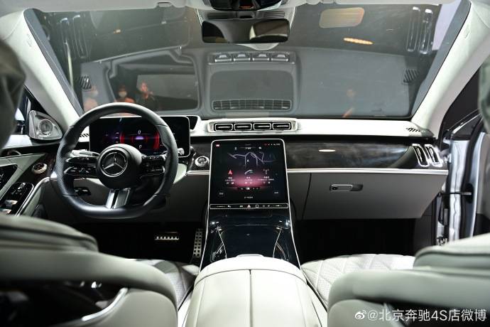 以赤诚之心守护天地2021款奔驰s级实拍