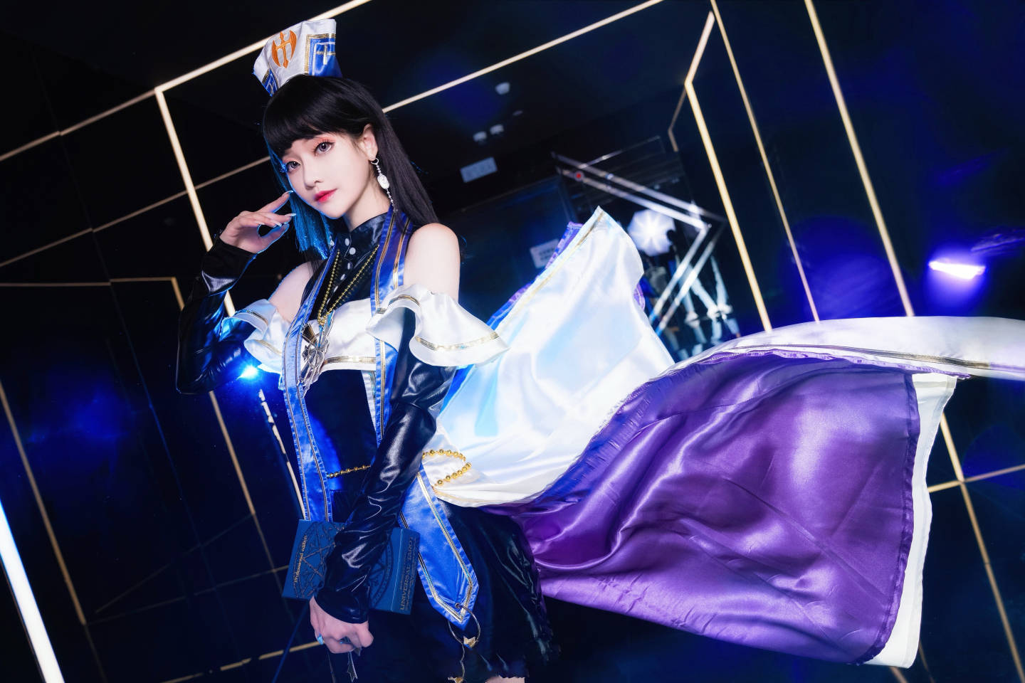 每日图鉴大赏,《地下城与勇士》女圣职者cos,你想成为炽天使吗