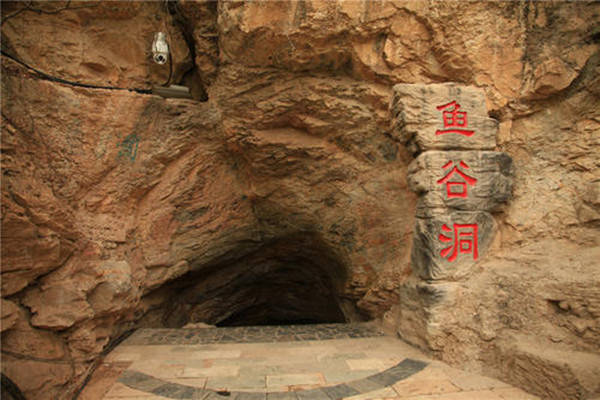 鱼谷洞景区名泉众多,鱼谷泉,神鱼泉,神洞泉,神天泉四大泉群,尤以鱼谷