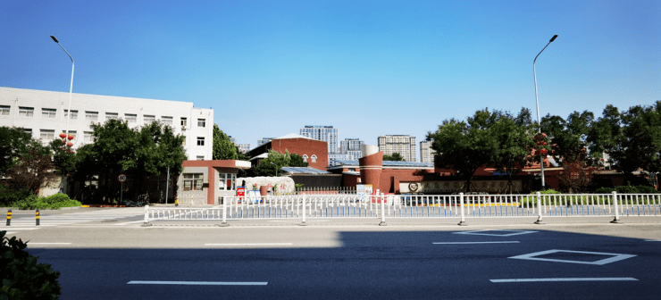 实图:门头沟地铁s1线栗园庄站,一半是生活一半是工作