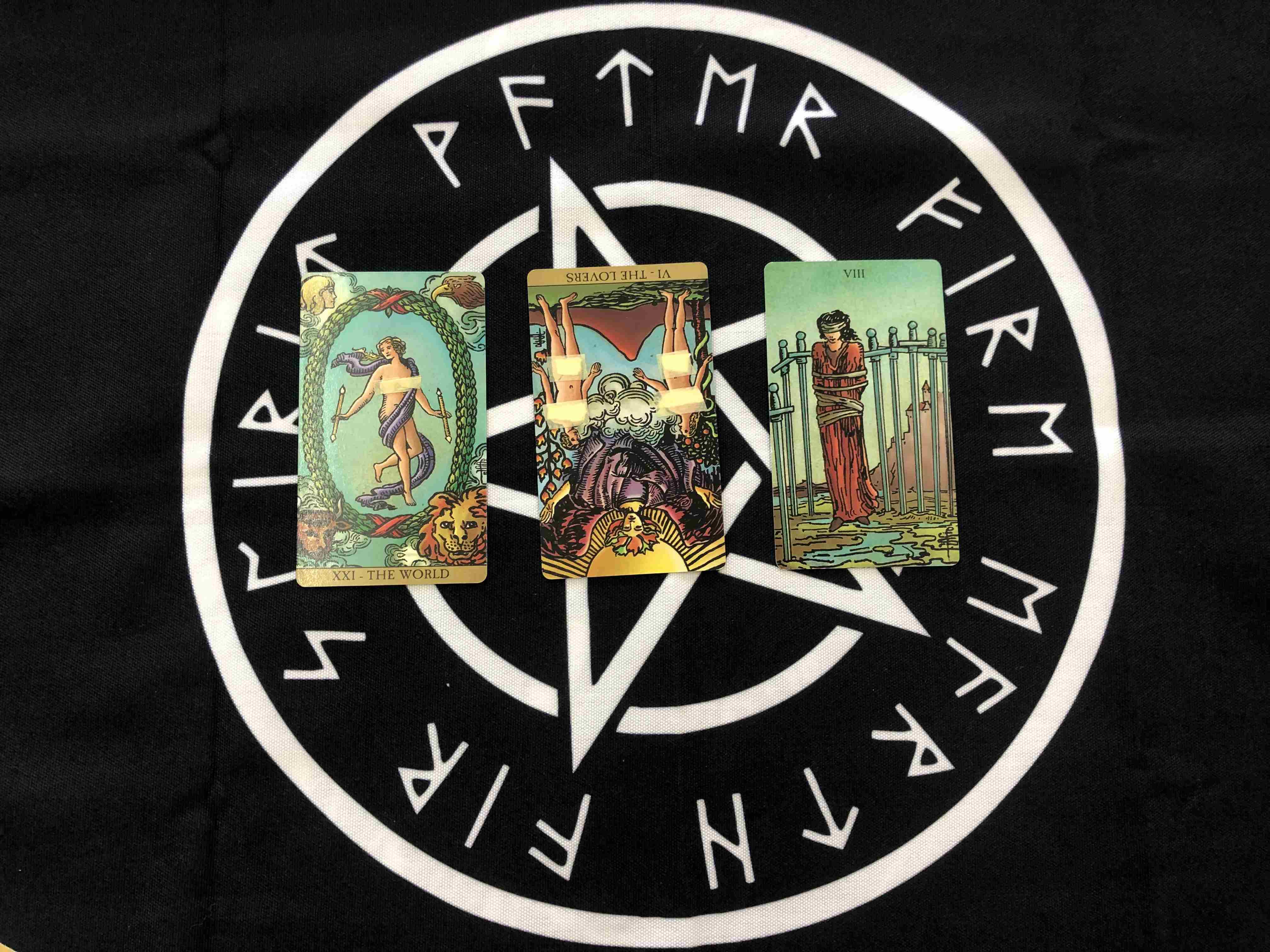 莫莫塔罗天蝎座9月运势关系存在依赖感觉争吵每次失败告终