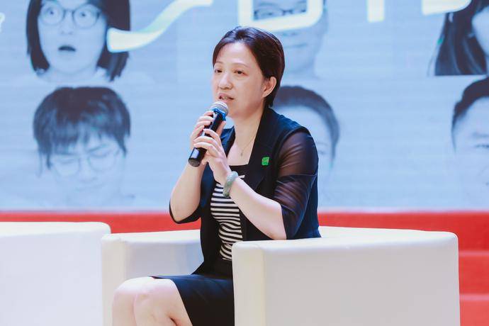 戴鹏程新东方合肥学校王玮校长现场几位校长虽身处不同学龄阶段和领域