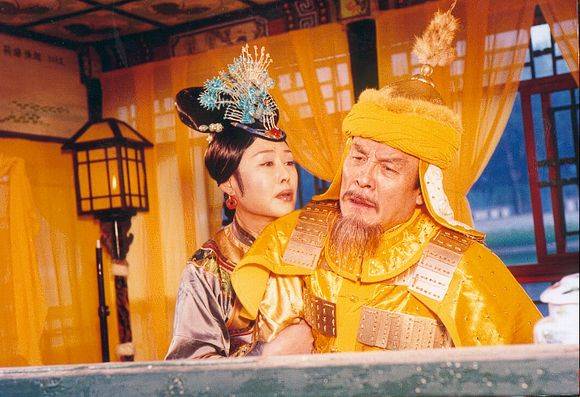 阿巴亥殉葬的真相:努尔哈赤忌惮其野心,要她做了又一个钩弋夫人