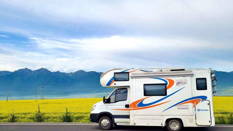 大忙人房车生活410甘南到青海门源油菜花海