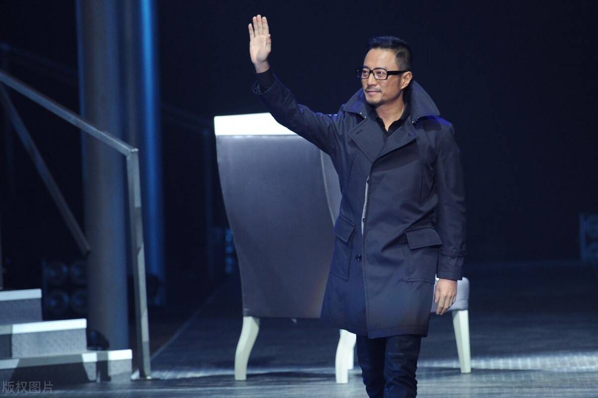 原创7年配角25年配音张涵予的开挂人生