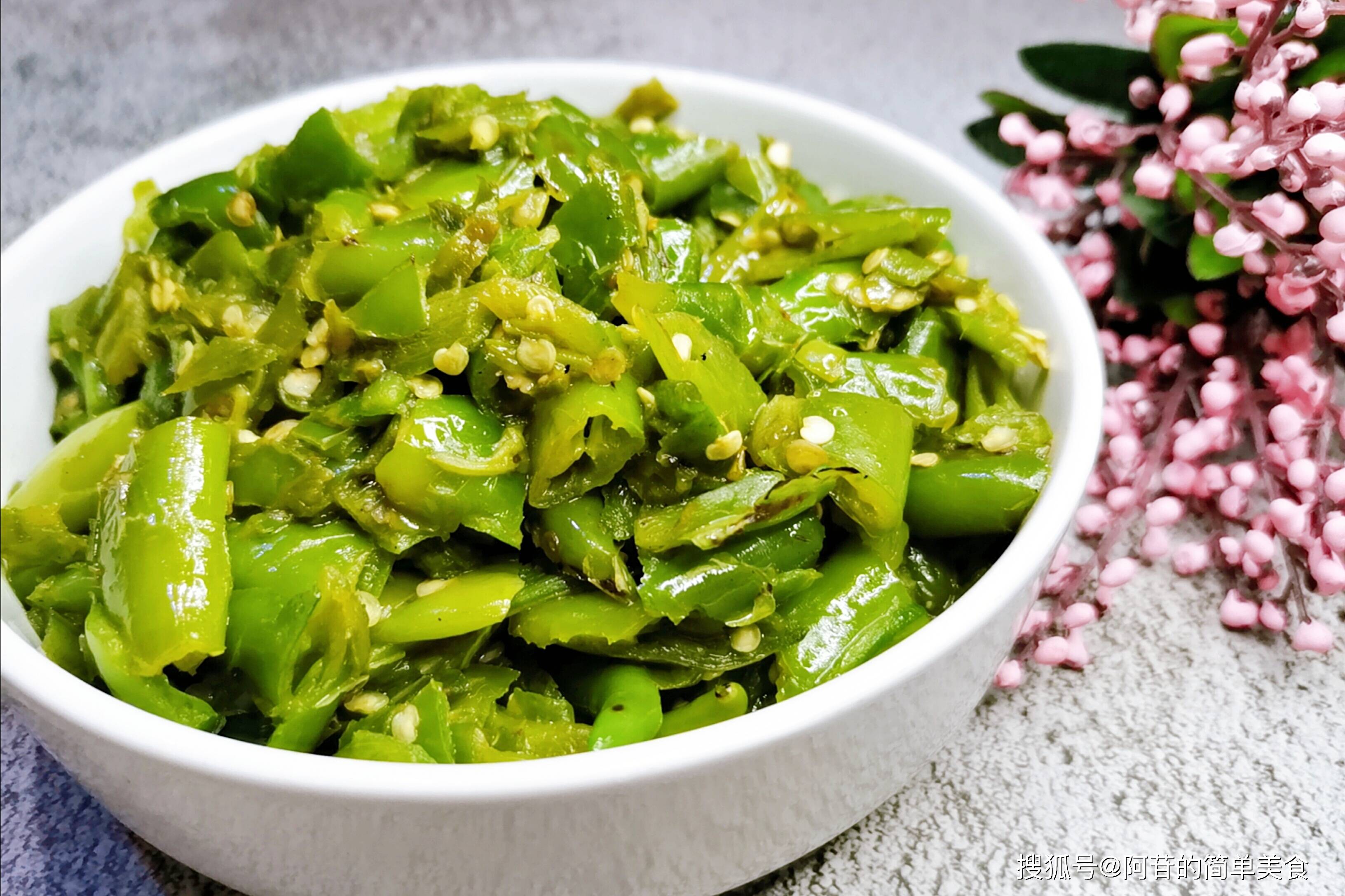 超级劲爆的炒辣椒越吃越辣开胃又发汗又辣又过瘾