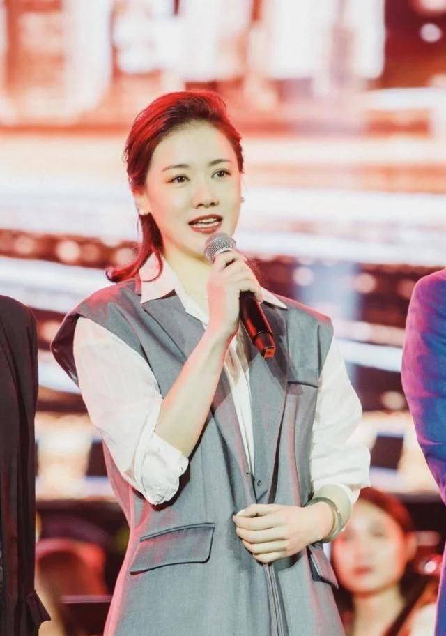 电影《青春作伴好还乡》长春电影节展映 邢宇菲清爽亮相