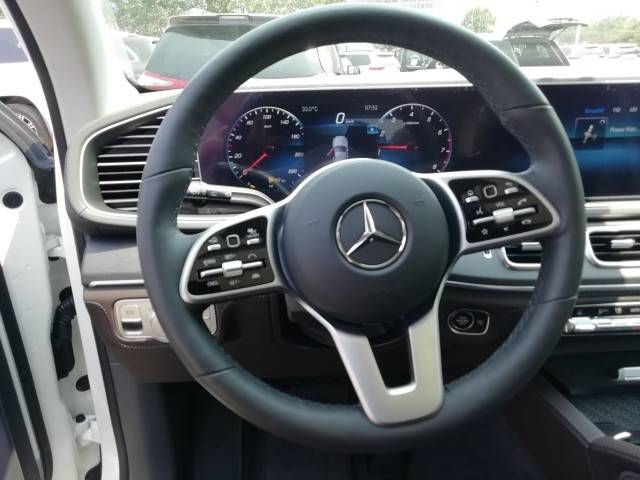 奔驰gle350的内饰更偏向年轻化,更运动化.双12.